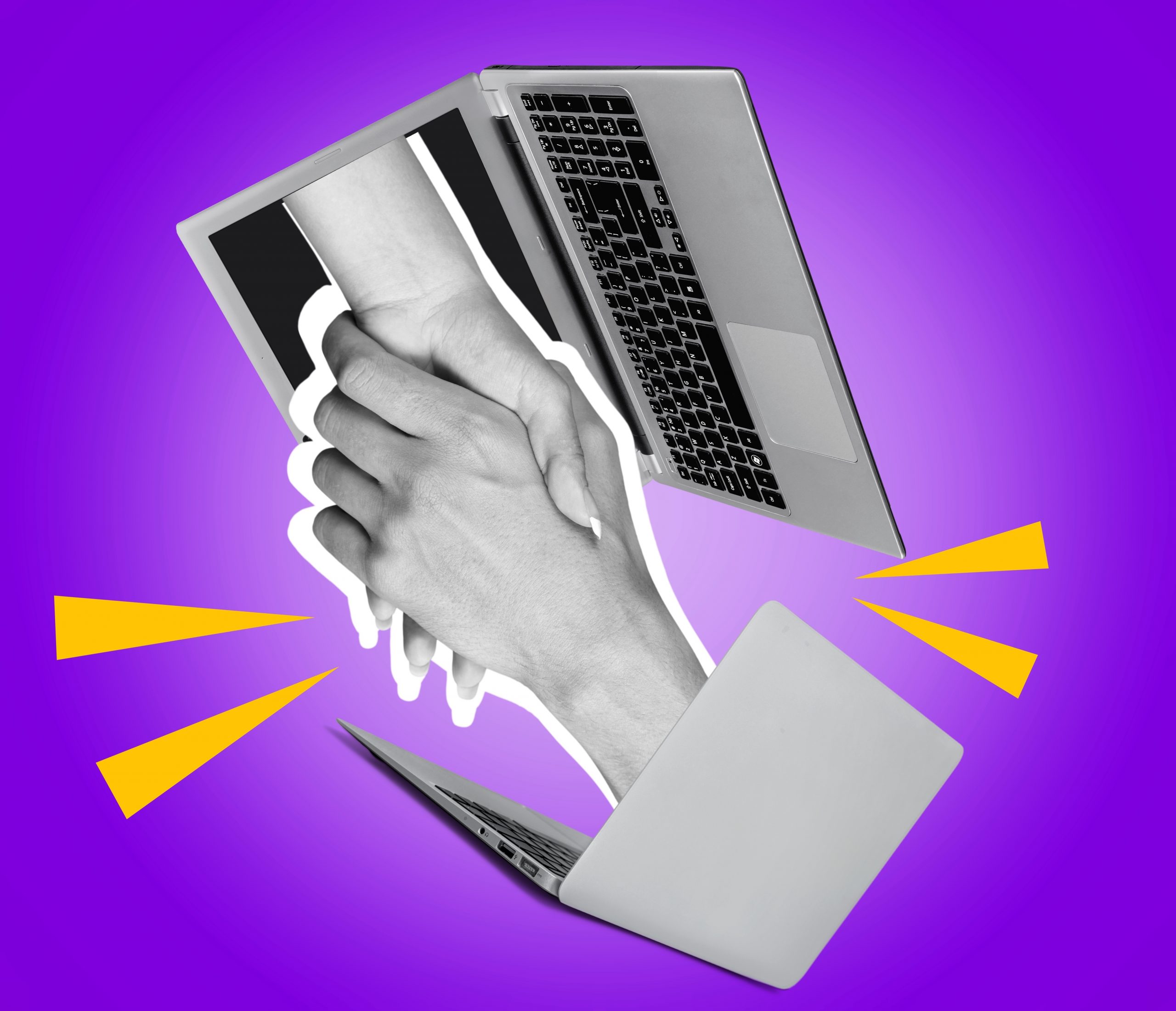 Collage di due mani che si stringono attraverso due laptop