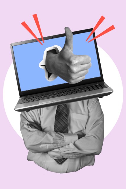 Collage di persona che ha un computer davanti al volto e che fa "OK" con il pollice attraverso lo schermo